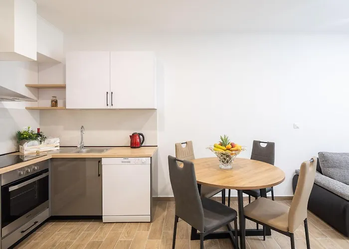 Direct * Jesenice (Split-Dalmatia)