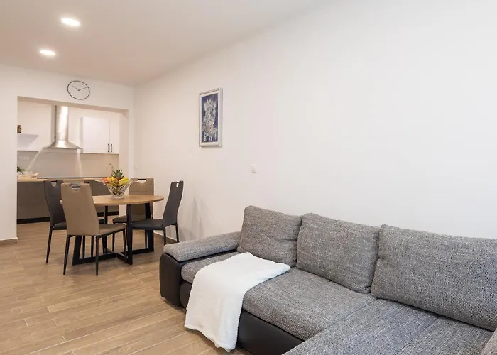Direct Appartement Jesenice (Split-Dalmatia)